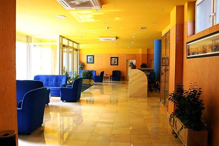 Hotel Bezana Lago Санта-Крус-де-Бесана Экстерьер фото