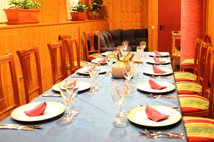 Hotel Bezana Lago Санта-Крус-де-Бесана Экстерьер фото
