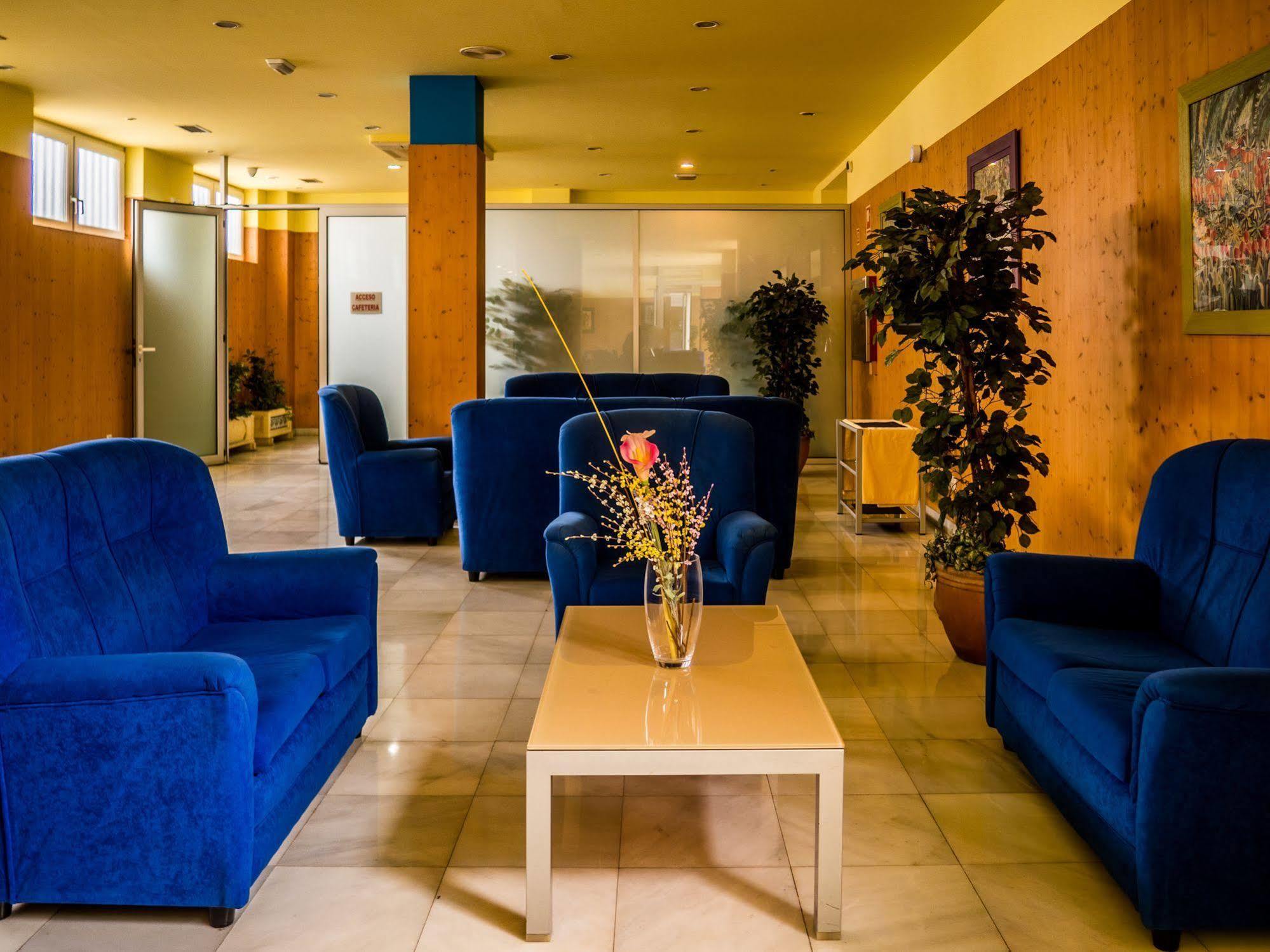 Hotel Bezana Lago Санта-Крус-де-Бесана Экстерьер фото